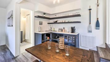 Fridge, microwave, dishwasher, coffee/tea maker
