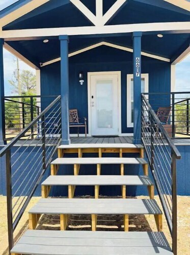 Bosque Azul. A one bedroom tiny home with a loft.