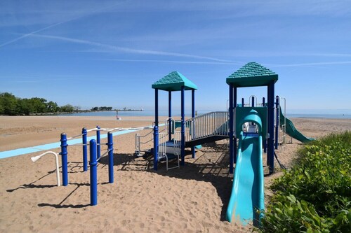 NickelPlate Beach House w Street Legal Golf Cart