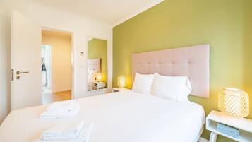 1 bedroom, iron/ironing board, internet, bed sheets
