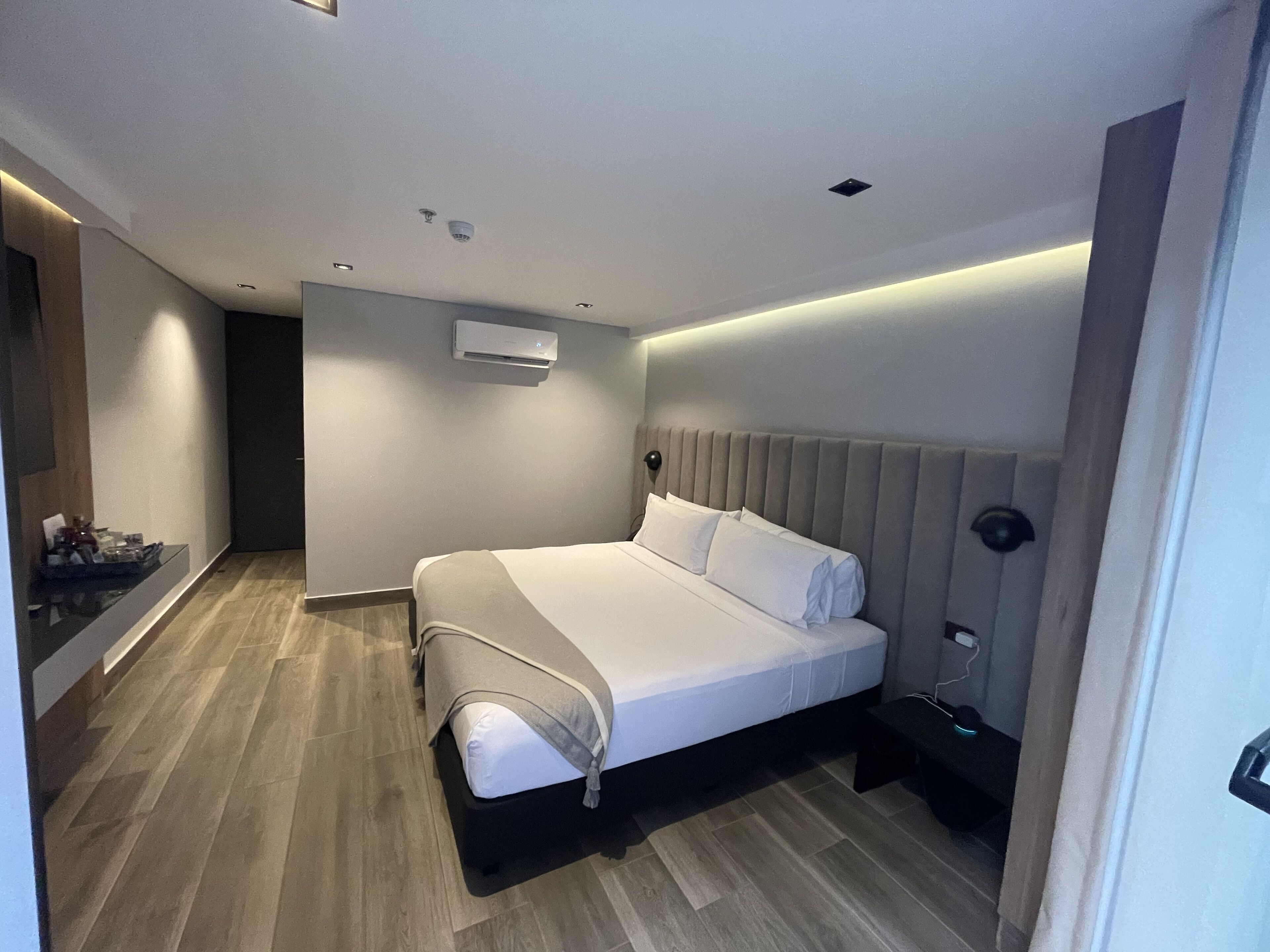 Minibar y caja de seguridad en la habitación 