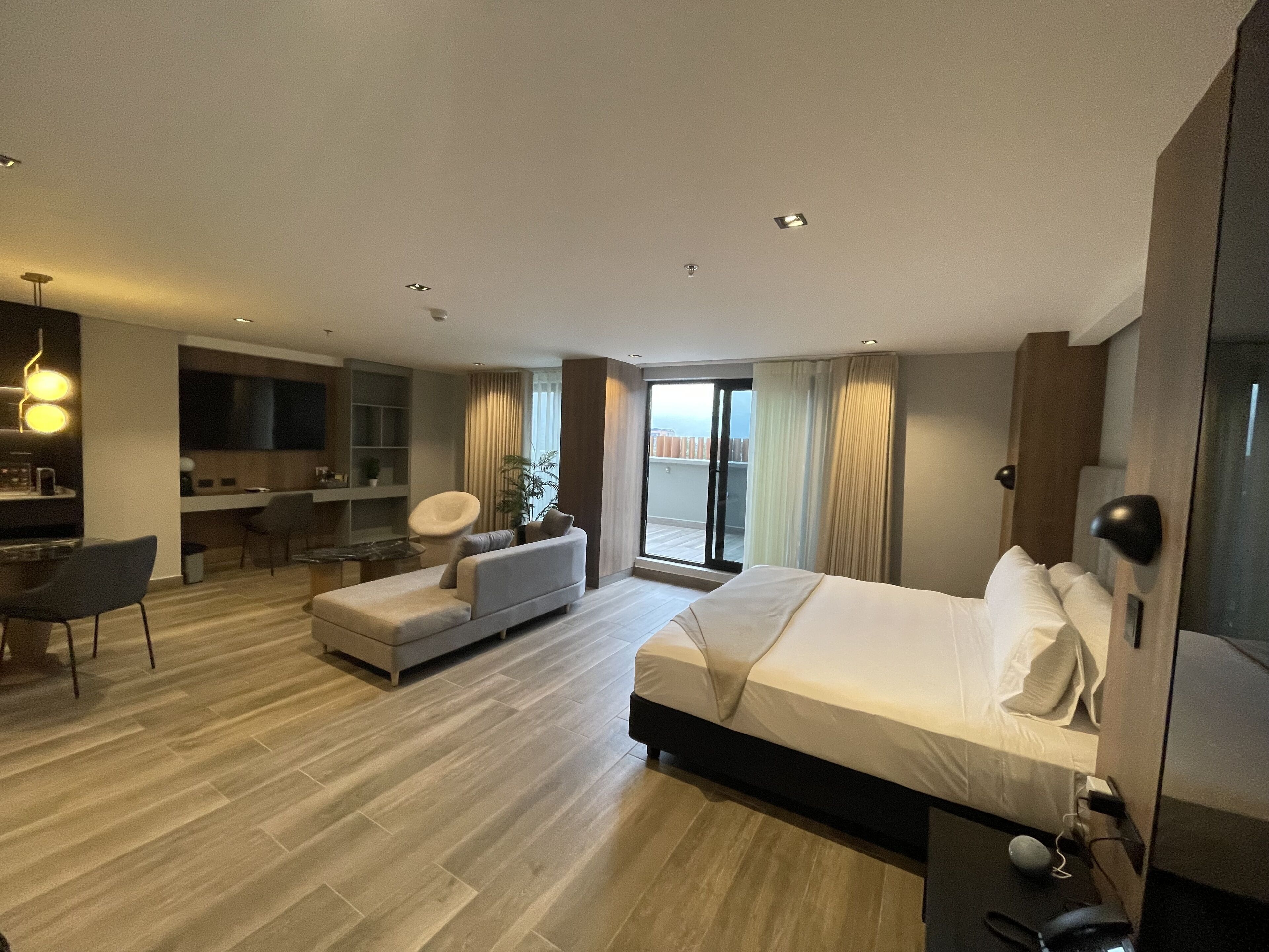 Minibar y caja de seguridad en la habitación 