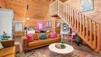 Smart-TV, Kamin, Tischtennisplatte, Bücher