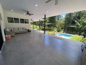 Outdoor pool - Riverfront Retreat Pool, Sauna & Cold Plunge (Uvita)