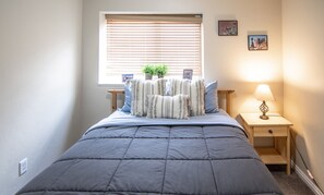 3 bedrooms, iron/ironing board, WiFi, bed sheets - Ground Floor Redcliff Condo (Moab)
