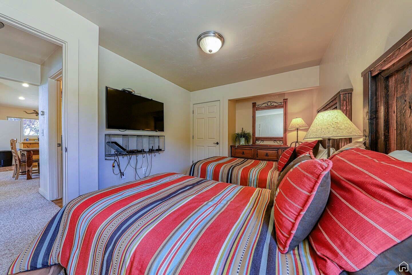 3 soverom, strykejern/-brett, wi-fi og sengetøy