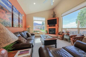 Televisión y chimenea 