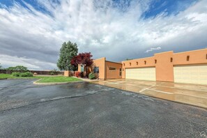 Property grounds - Beautiful Townhome Near Arches National Park (Moab)