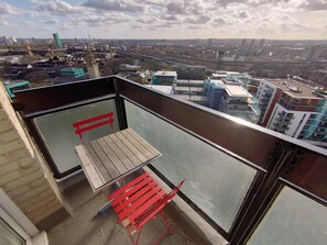 Property grounds - Zone 1, 3 bedroom apartment (London)