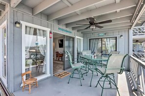 Outdoor dining - Amazing views of the beautiful Lake of the Ozarks (Osage Beach)