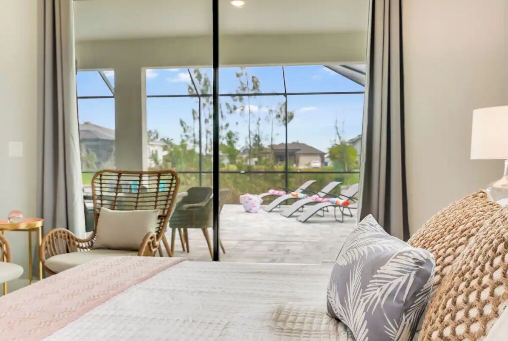 4 عدّة غرف نوم ومكتب ومكواة/لوح كي وواي فاي