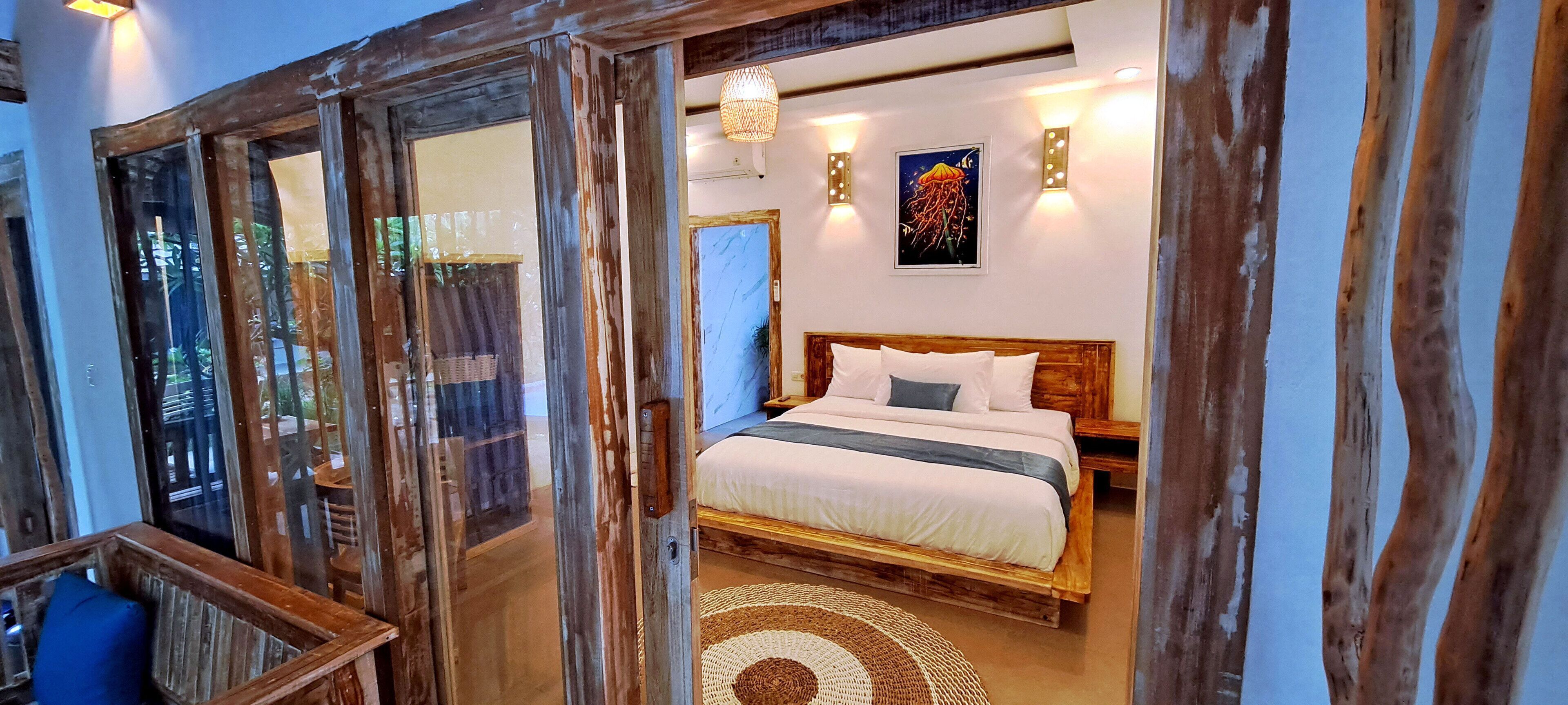 Minibar, caja fuerte, wifi gratis y ropa de cama