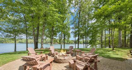 Lakefront Home with Hot Tub, Fire pit & Game room