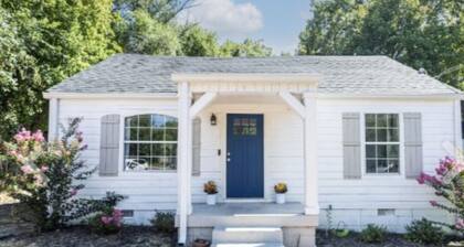 Newly renovated cottage home only 12 minutes from downtown Nashville!