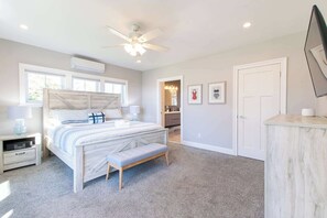 6 bedrooms, iron/ironing board, WiFi, bed sheets