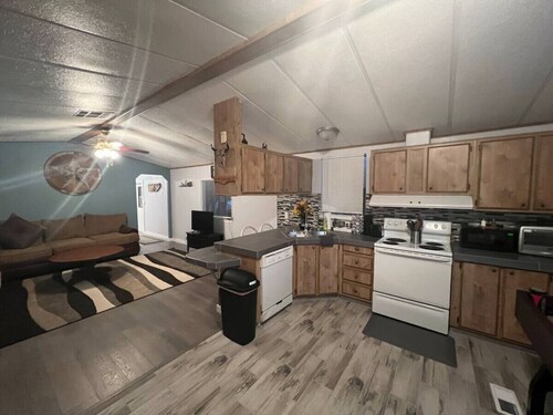 Stampede MH 61 Guest House  Stampede MH 61 Guest House 2BDRM / 2BATH