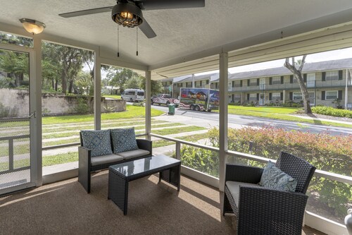 Walk 5 blocks to downtown dining & shopping. 2 BR, 2 Bath