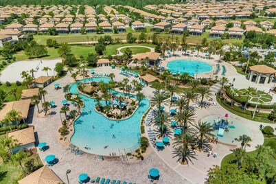 "Escape to Paradise: Luxurious Vacation Home in Davenport, Florida"