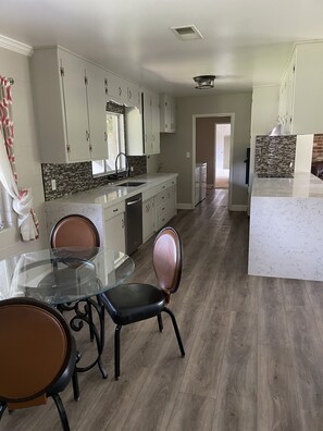 Dining - Comfortable 4/2 Country Home Lots of Parking -Close to Hwy 99 and 132 (Modesto)