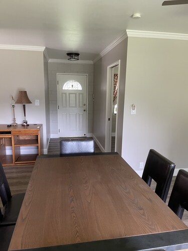 Comfortable 4/2 Country Home Lots of Parking -Close to Hwy 99 and 132