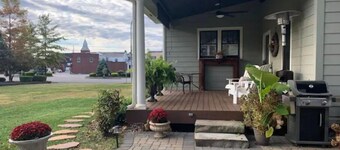 A Room Off Broadway, a prime downtown hideaway