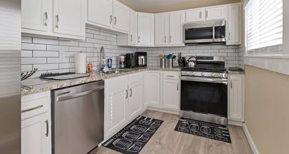 Suites on San Pedro - Unit A