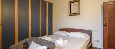 1 chambre, fer et planche Ă repasser, Wi-Fi, draps fournis