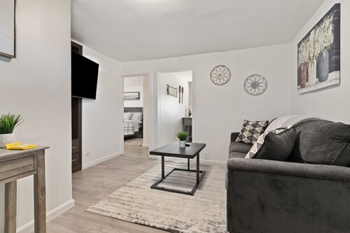 Suites on San Pedro - Unit B