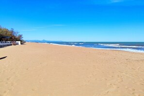 Beach nearby, beach towels