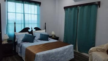 2 habitaciones, tabla de planchar con plancha y wifi gratis