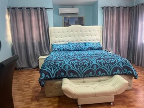 7 Schlafzimmer, Schreibtisch, Bügeleisen/Bügelbrett, kostenloses WLAN