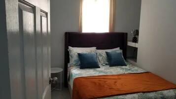 1 bedroom, iron/ironing board, free WiFi, bed sheets