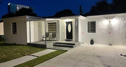Spacious Retreat in Buena Vista-Design District.