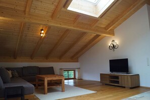 Interior - Apartment "Sonnenaufgang" with 100sqm - with sauna - in the Fembacher Alm (Seeon-Seebruck)