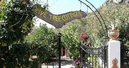 2-Bed 2-Bath Olive Tree Cottage - Sleeps 4