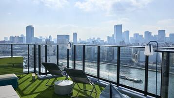 Roof Top Bunk Bed Suite, Non Smoking | In-room safe, blackout curtains, free WiFi, bed sheets