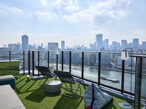 Roof Top Bunk Bed Suite, Non Smoking | In-room safe, blackout drapes, free WiFi, bed sheets