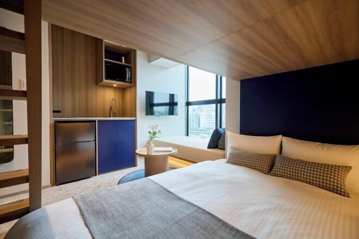 In-room safe, blackout curtains, free WiFi, bed sheets