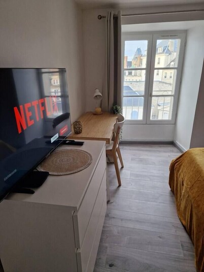 Appartment- Near Train Station - Free Parking