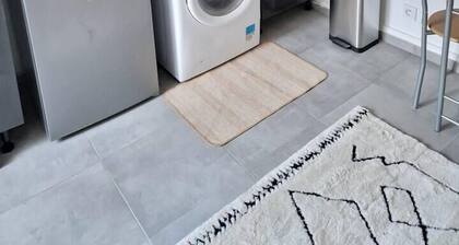 Appartment- Near Train Station - Free Parking