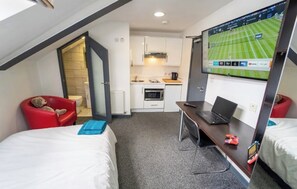 Bügeleisen/Bügelbrett, WLAN, Bettwäsche