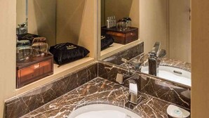 Bathroom - Huanyu Metropark Hotel (Xi'an)