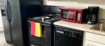 The Cottages on Carbon Avenue: Two Airbnbs in One