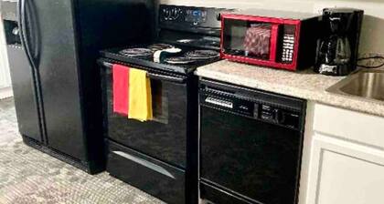 The Cottages on Carbon Avenue: Two Airbnbs in One