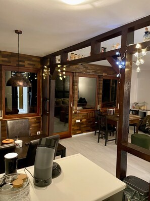 Dining - Holiday Home 'Balke' with Mountain View, Garden, Terrace & Wi-Fi (Hatzfeld)