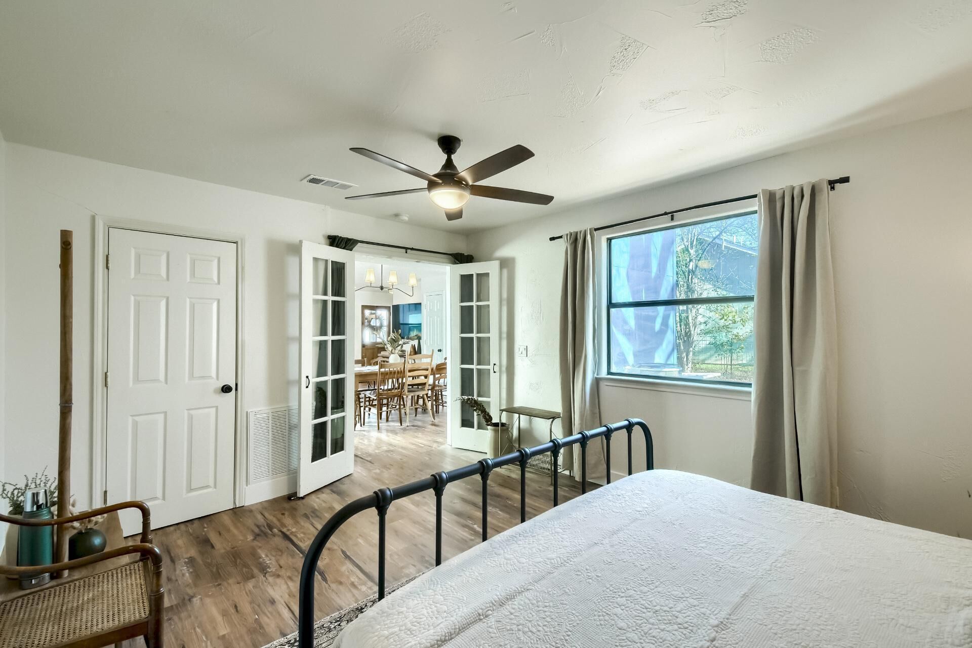 3 habitaciones, escritorio, cuna de viaje y wifi gratis 