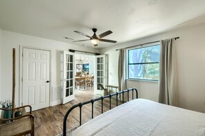 3 chambres, bureau, lit de bébé portatif, accès au Wi-Fi (inclus)