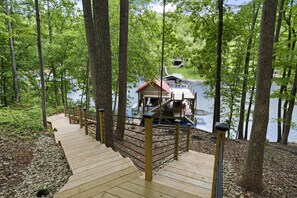 Property grounds - Shady Shoals - Lakefront; Quiet Cove; Huge Dock; Pool Table; Walk to State park (Statesville)