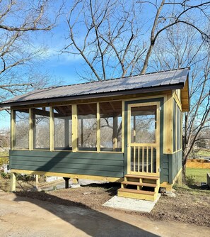 المنشأة من الخارج