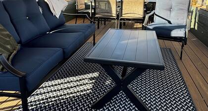 Gorgeous Historic Victorian - 4 bedrooms 2 bathrooms - 4 Blocks Walk to Town